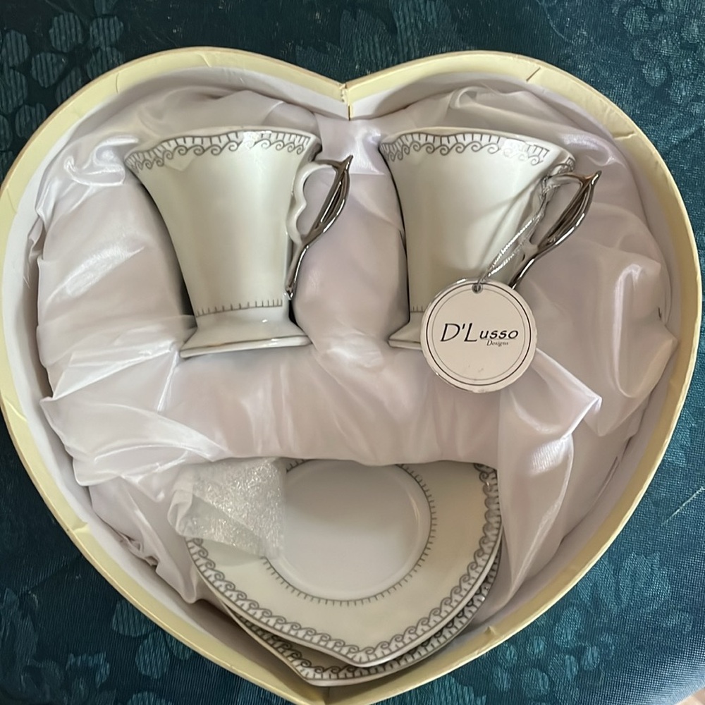 D’Lusso Designs heart shaped espresso set